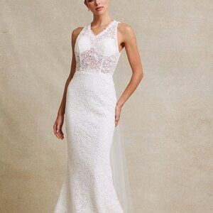New long off white wedding dress.Veil included, bridal gown.Church Destination